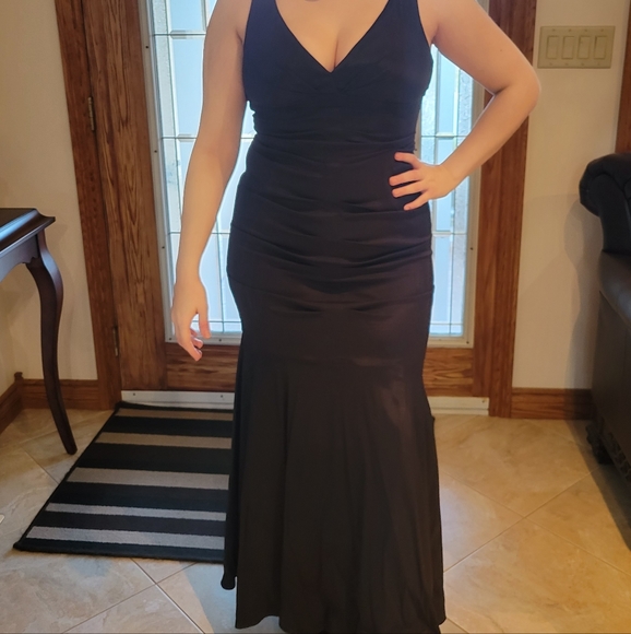 Evening Gown - Picture 1 of 3